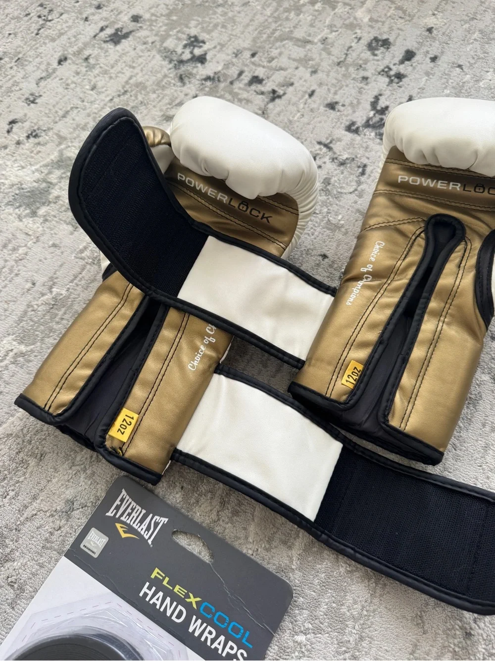 Everlast Powerlock Boxing Training Gloves 12oz + Flexcool Hand Wraps